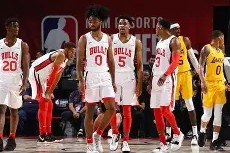 开元体育-今晨荷甲传出新动向，芝加哥公牛调整名单，管理层表态：态度坚定，数据趋势出现新变化(公牛队最新交易)